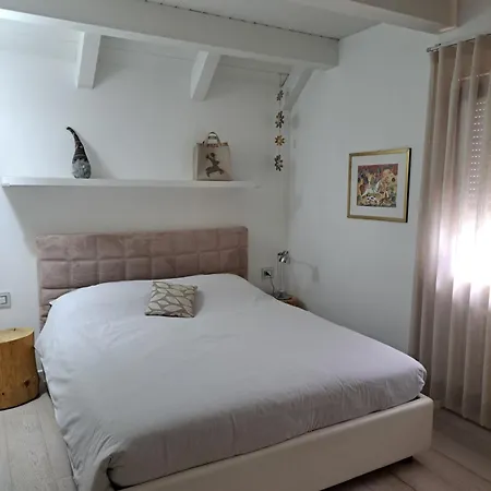 Home White Apartment *