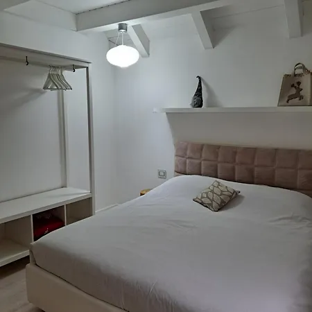 Home White Apartment Laives