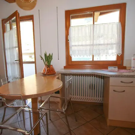 Home White * Laives