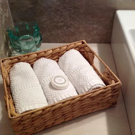 Home White * Laives